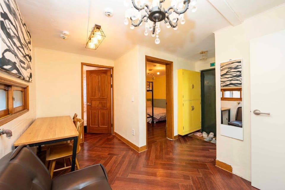 2 - Gu&Anne House Seoul Hongdae Stn 5rooms,4bathroom Apartment in Seoul