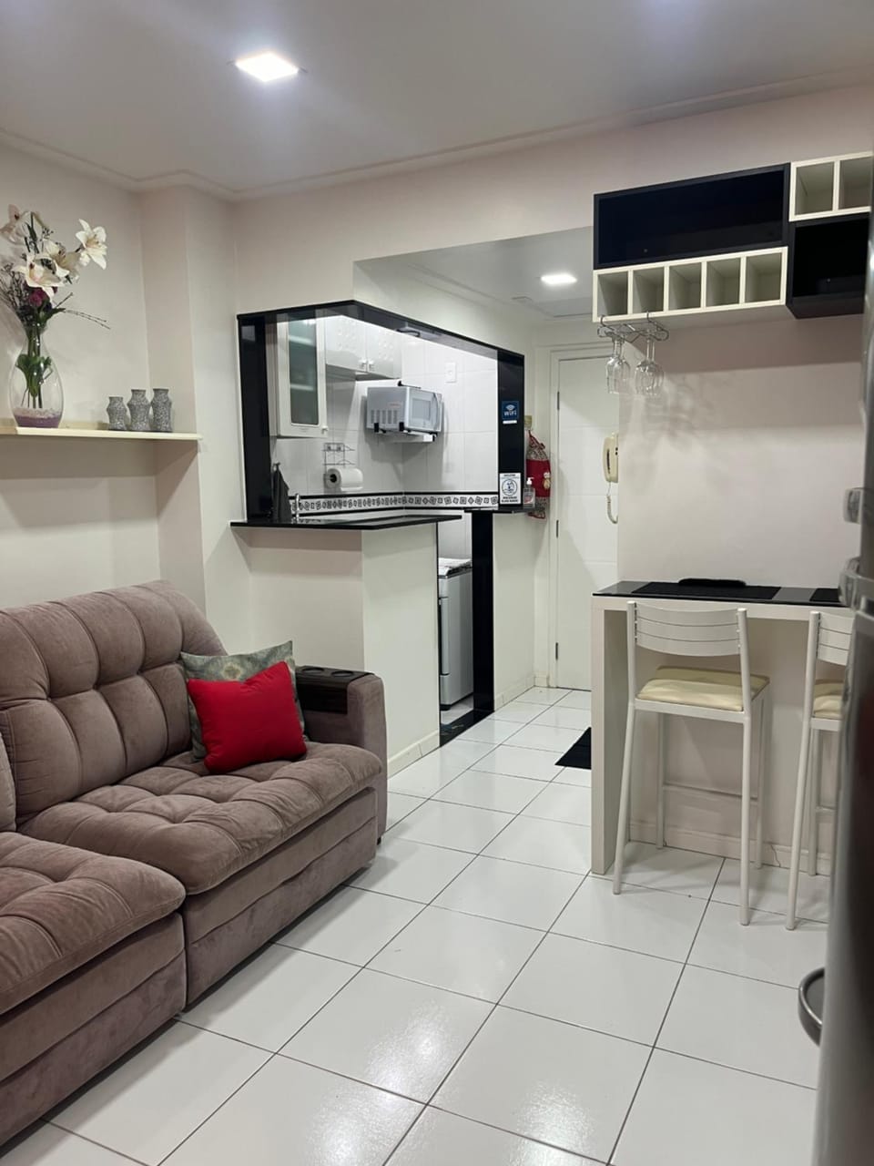 TV and multimedia, Kitchen or kitchenette, Living room, Decorative detail, Dining area, microwave, minibar, pet friendly, stove