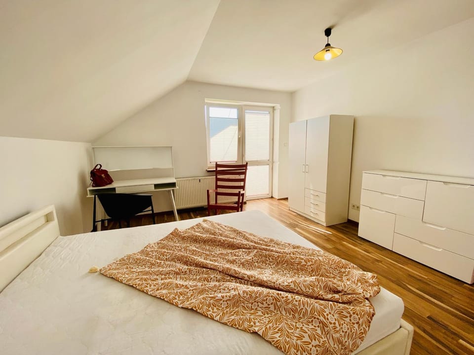 Bed, Photo of the whole room, Bedroom, wardrobe