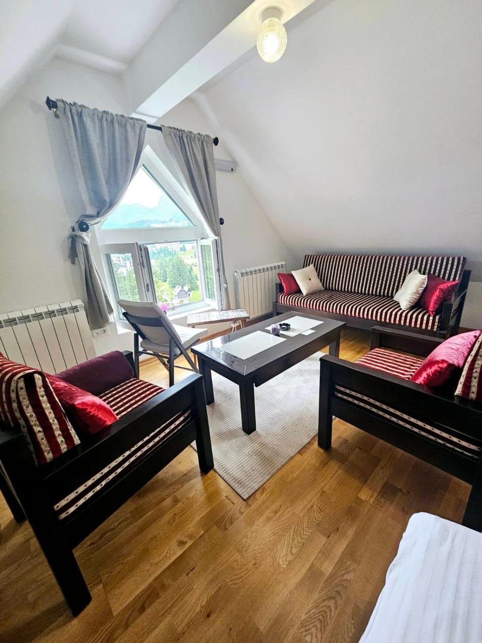 Living room, Photo of the whole room, Seating area