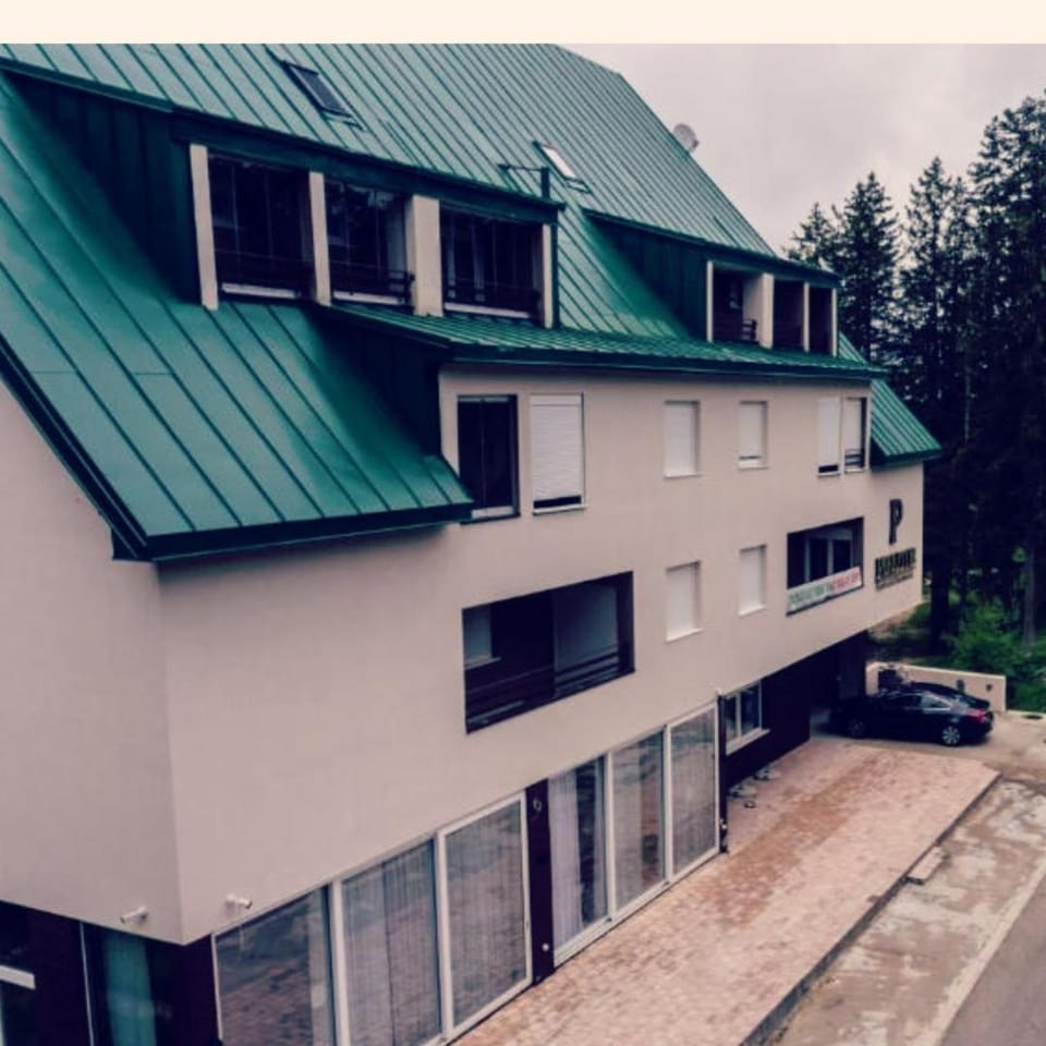 Property building, Facade/entrance