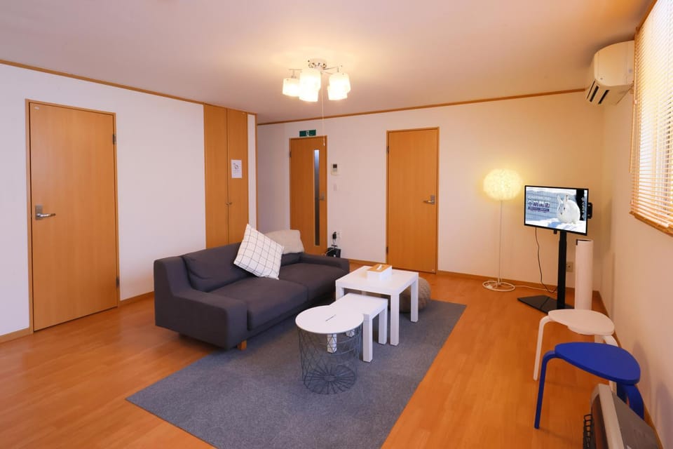 Communal lounge/ TV room, TV and multimedia, Living room, air conditioner