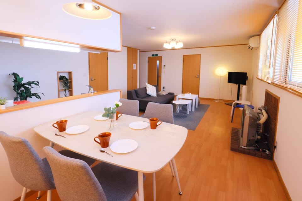 TV and multimedia, Living room, Dining area