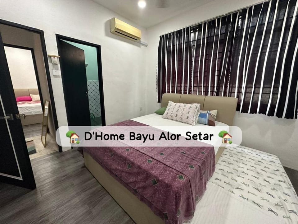 Photo of the whole room, Bedroom, air conditioner