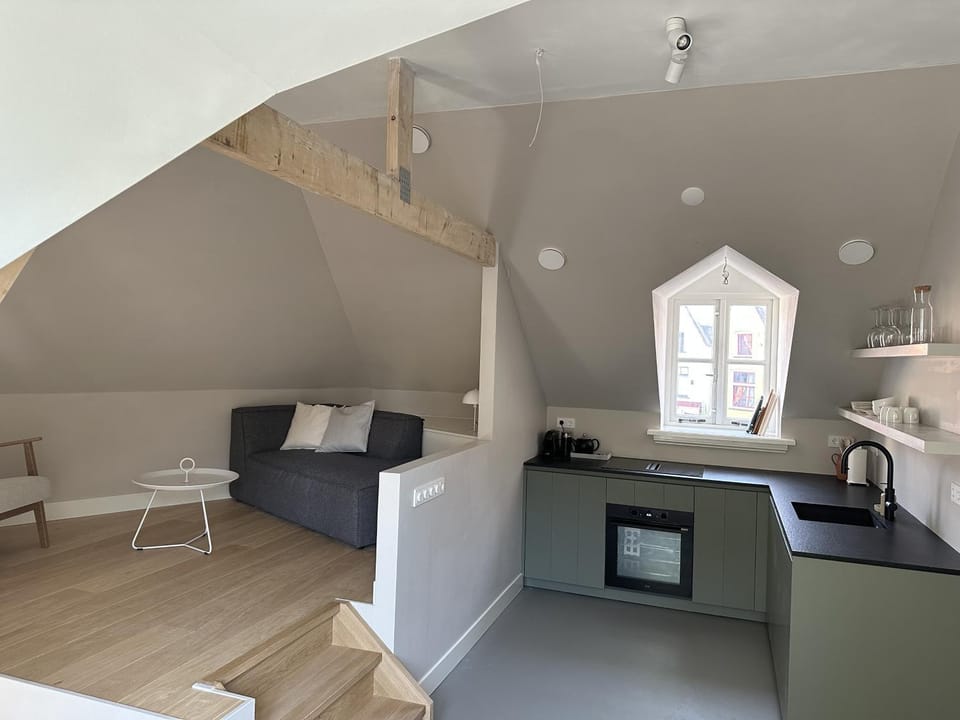 Kitchen or kitchenette, Living room, Seating area