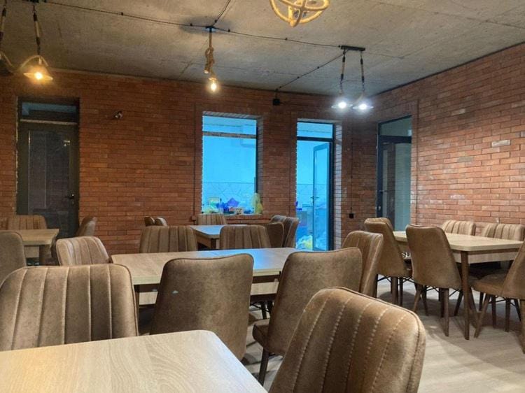 Restaurant/places to eat, Dining area