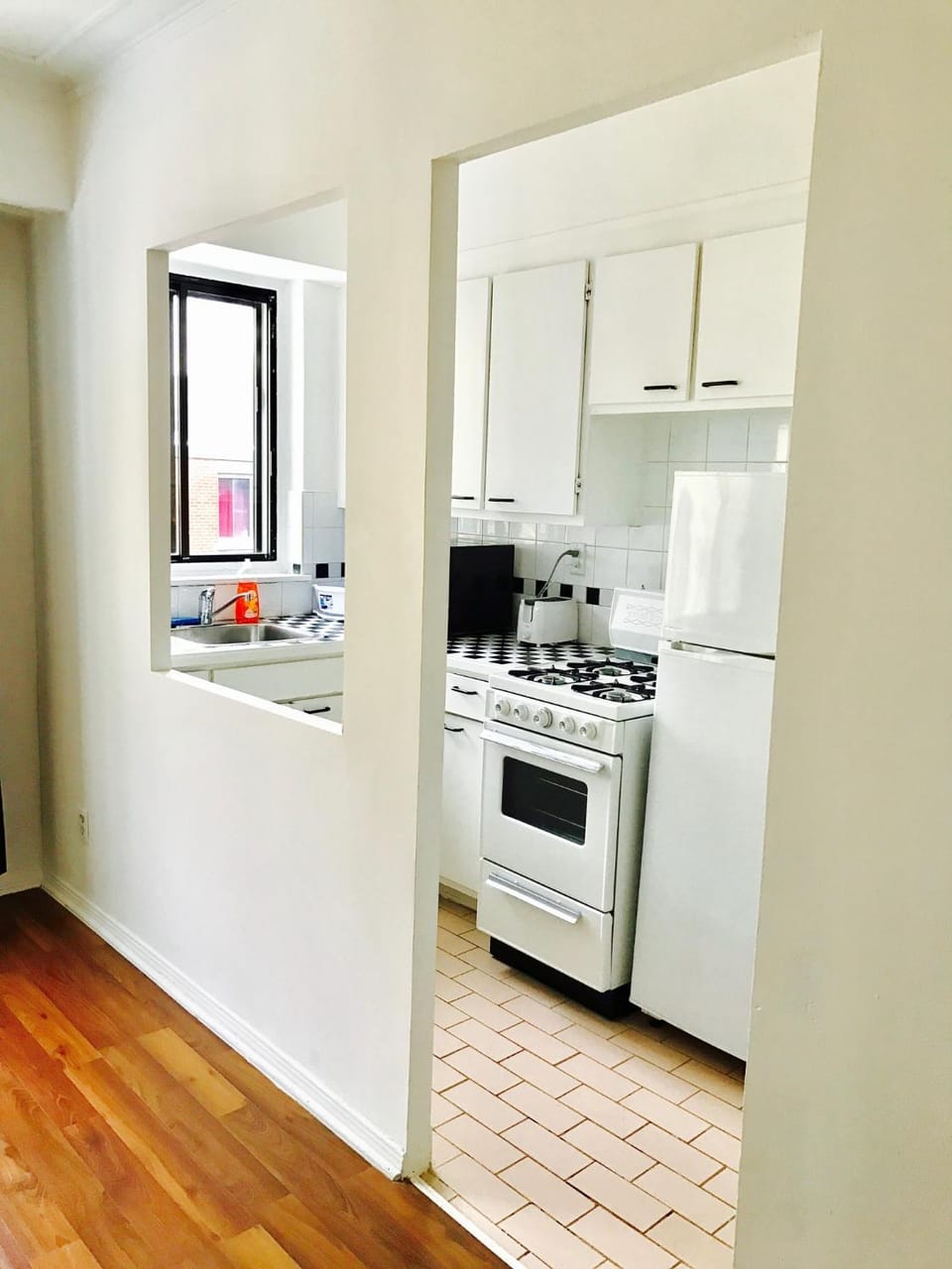 Stylish Montreal Apartment: Comfortable Stay in the Golden Square Mile Apartment in Montreal