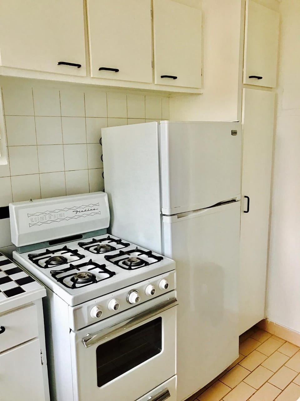 Kitchen or kitchenette, pet friendly, stove