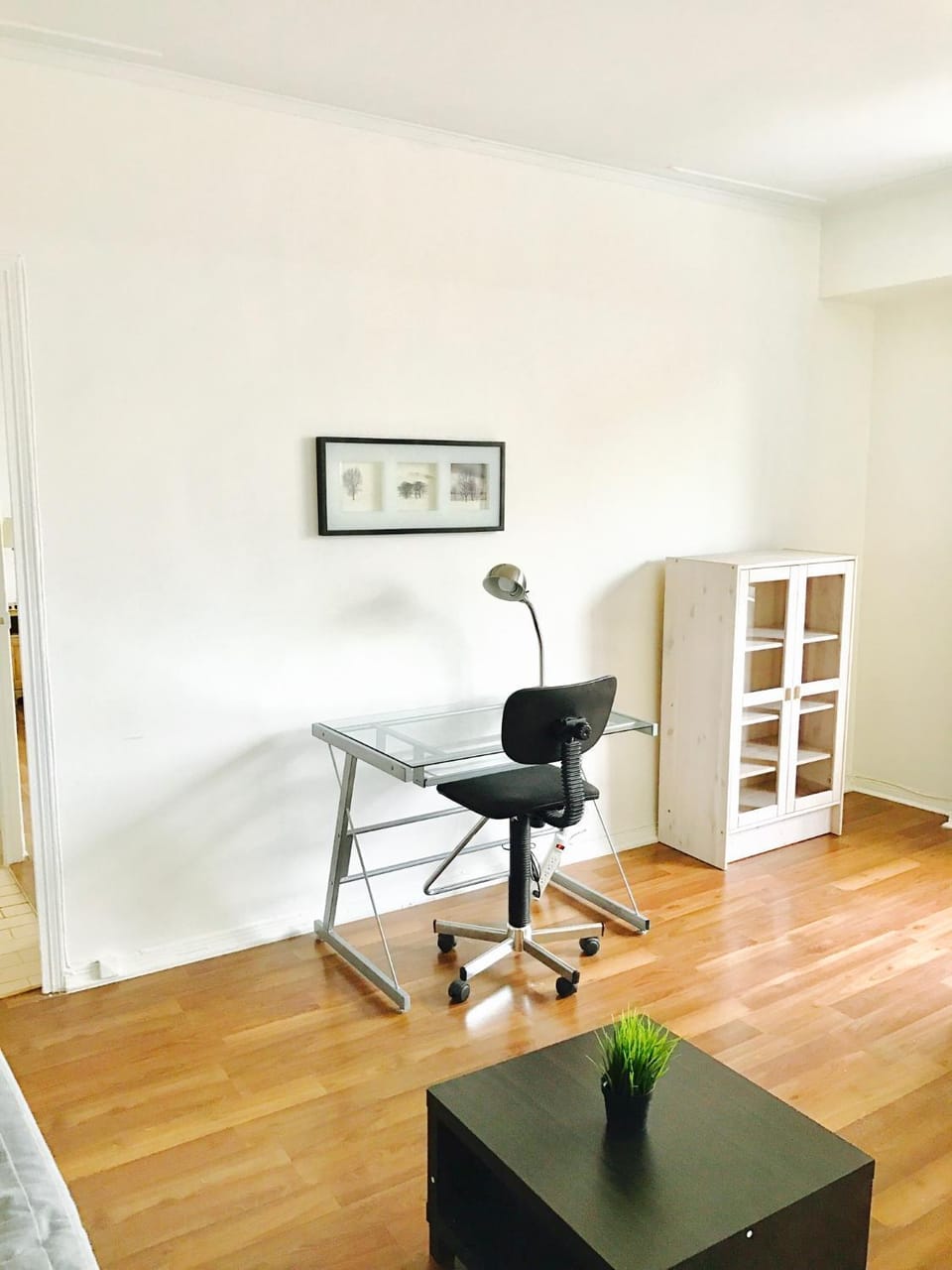 Stylish Montreal Apartment: Comfortable Stay in the Golden Square Mile Apartment in Montreal