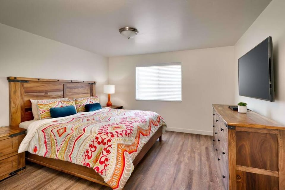 2H New Cozy Moab RedCliff Condo, Pool & Hot Tub Apartment in Utah