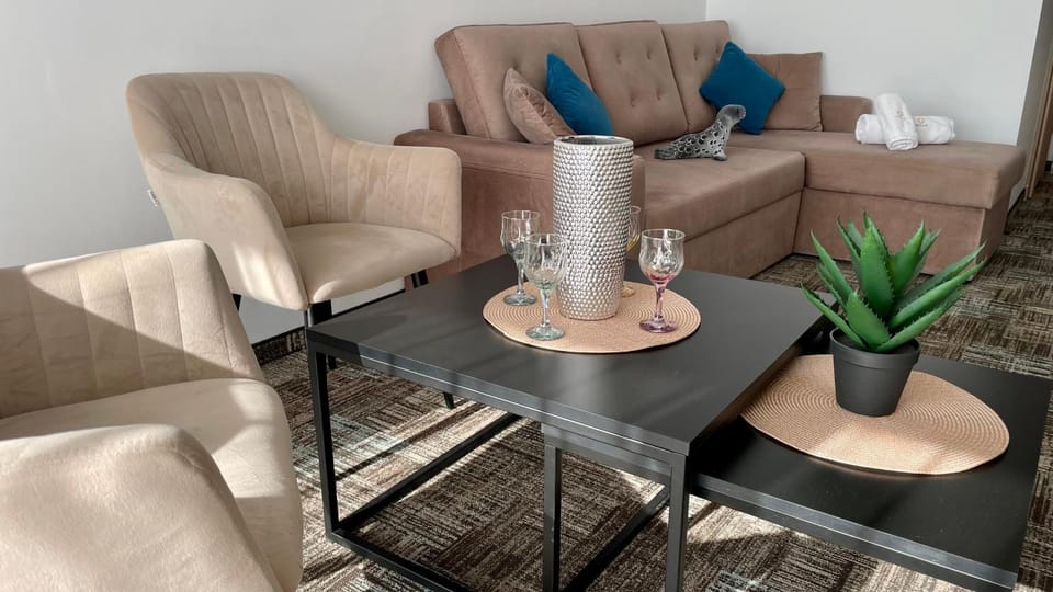 Bed, Living room, Seating area