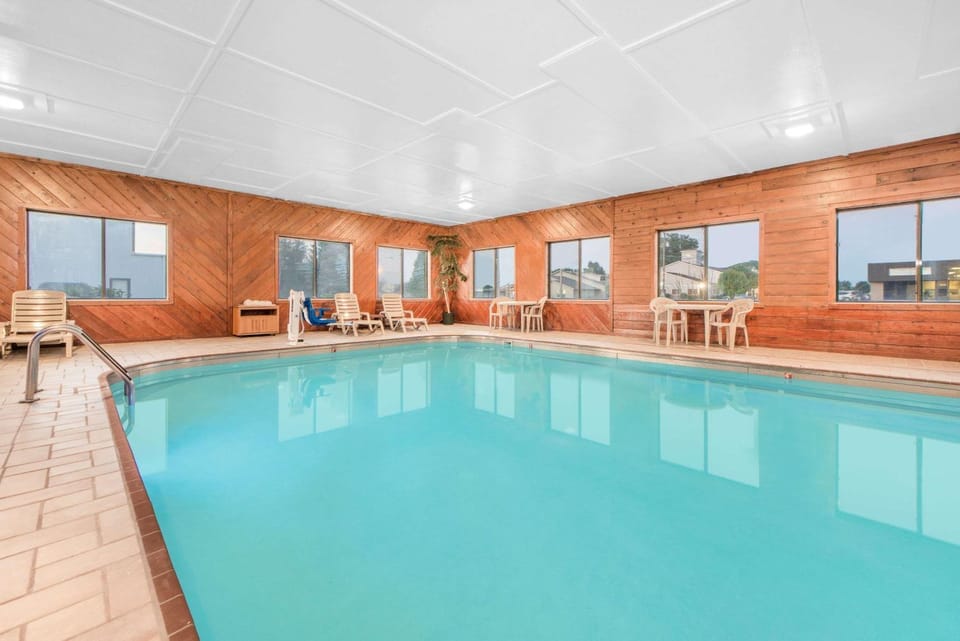 On site, Pool view, Swimming pool, Swimming pool