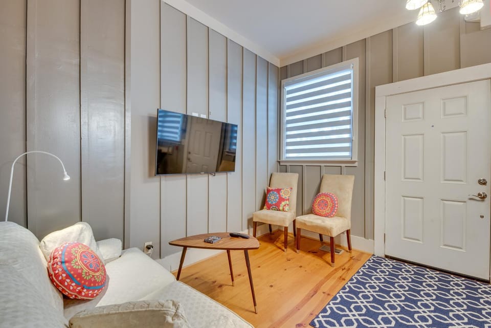 Welcoming Norcross Cottage w/ Deck + Shared Grill! Apartment in Norcross