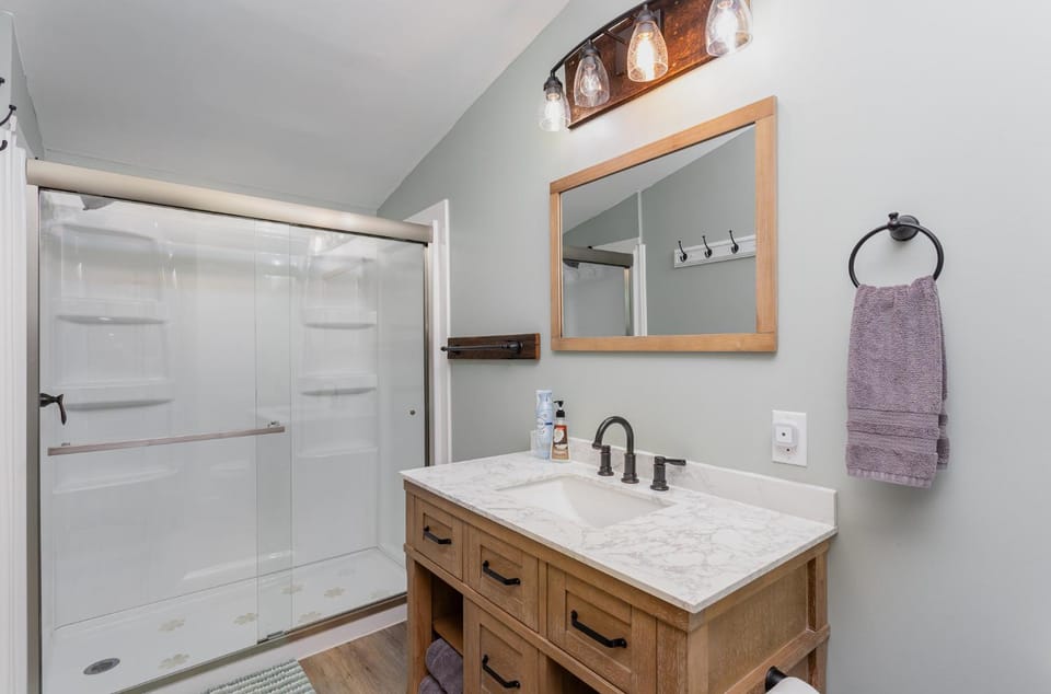 Shower, Toilet, Bathroom, towels, towels