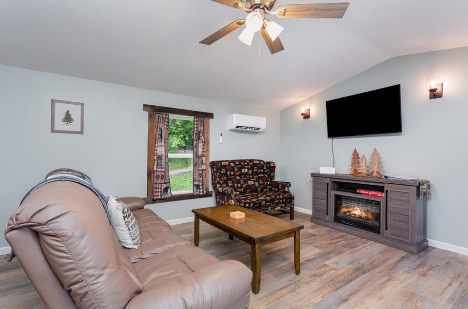 TV and multimedia, Living room, fireplace, fireplace, heating, heating, air conditioner, air conditioner