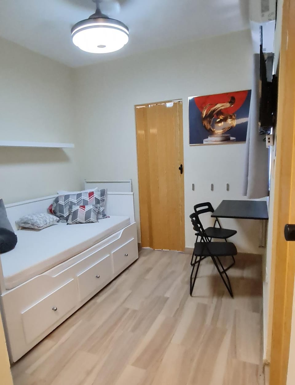 Photo of the whole room