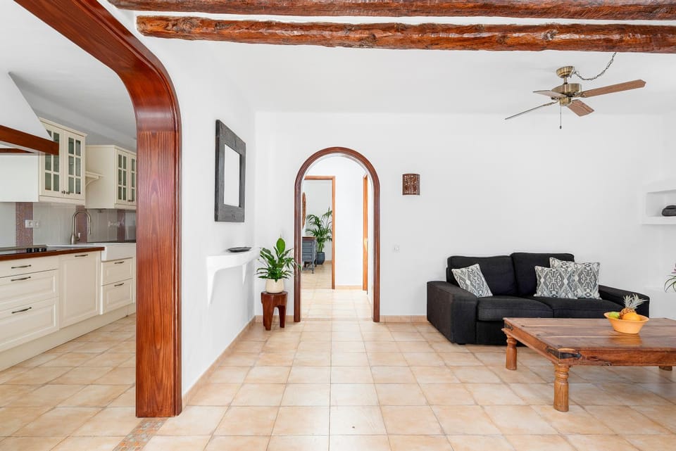 TV and multimedia, Kitchen or kitchenette, Living room, fireplace