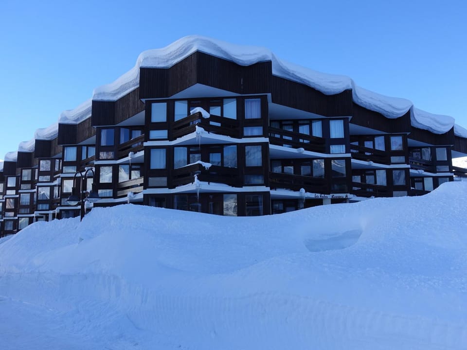 Appartement confort, accès ski, balcon ensoleillé - FR-1-502-532 Apartment in Tignes