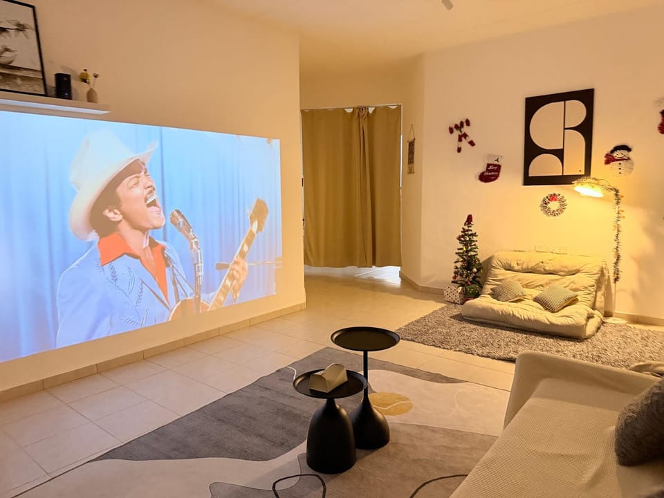 Communal lounge/ TV room, TV and multimedia, Living room, Seating area