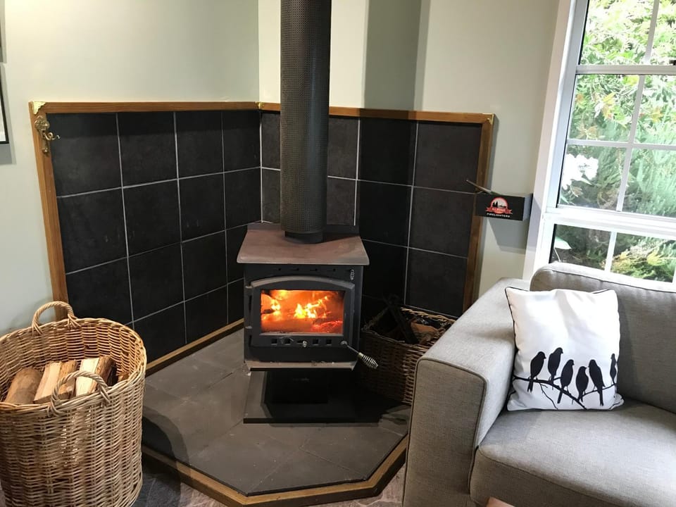 Seating area, Breakfast