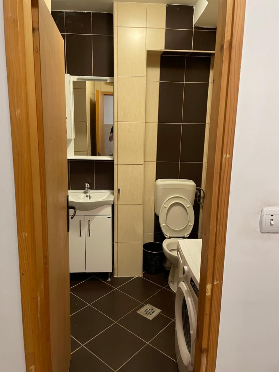 Bathroom, washing machine