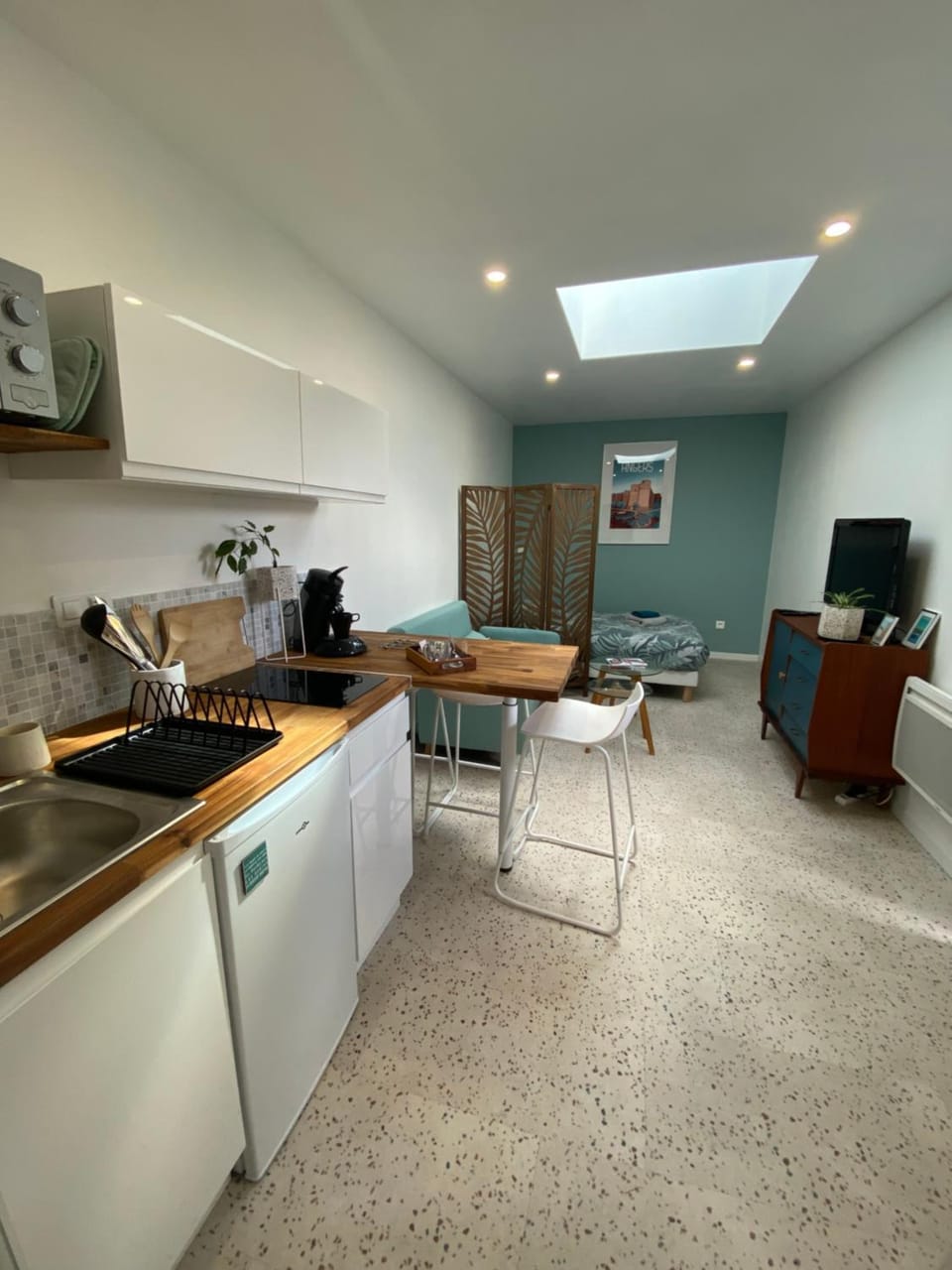Kitchen or kitchenette
