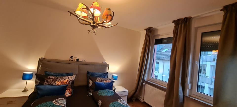 Möblierte Souterrainwohnung mit 2 Schlafzimmern und Garten Apartment in Oberursel