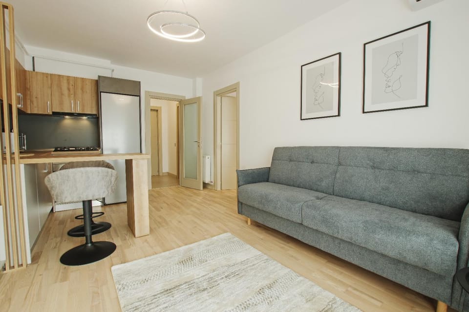 Himson Beige Apartment Self Check-in near Airport & Mall Apartment in Moldova
