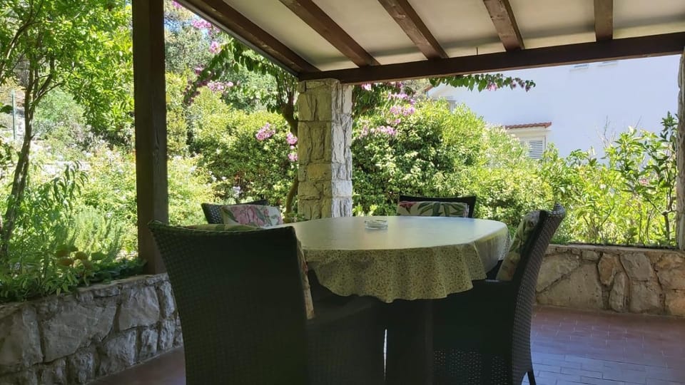 View (from property/room), Balcony/Terrace, Seating area, Dining area, Sea view