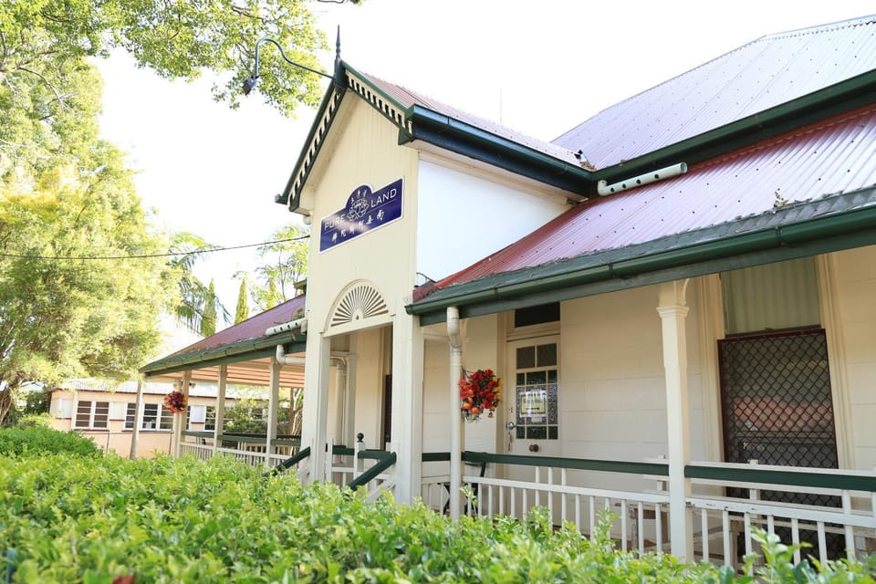 Facade/entrance