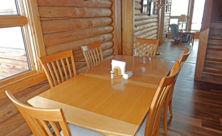 Wapiti Retreat at 22 West Cabins and Recreation Cabin in Colorado