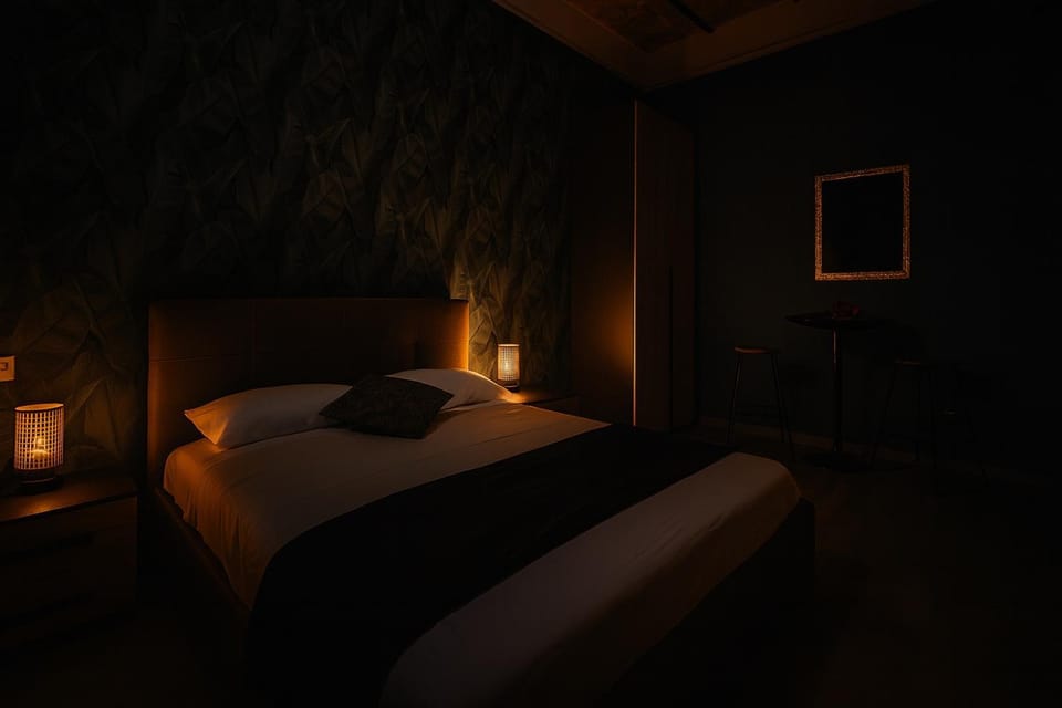 Photo of the whole room, Bedroom