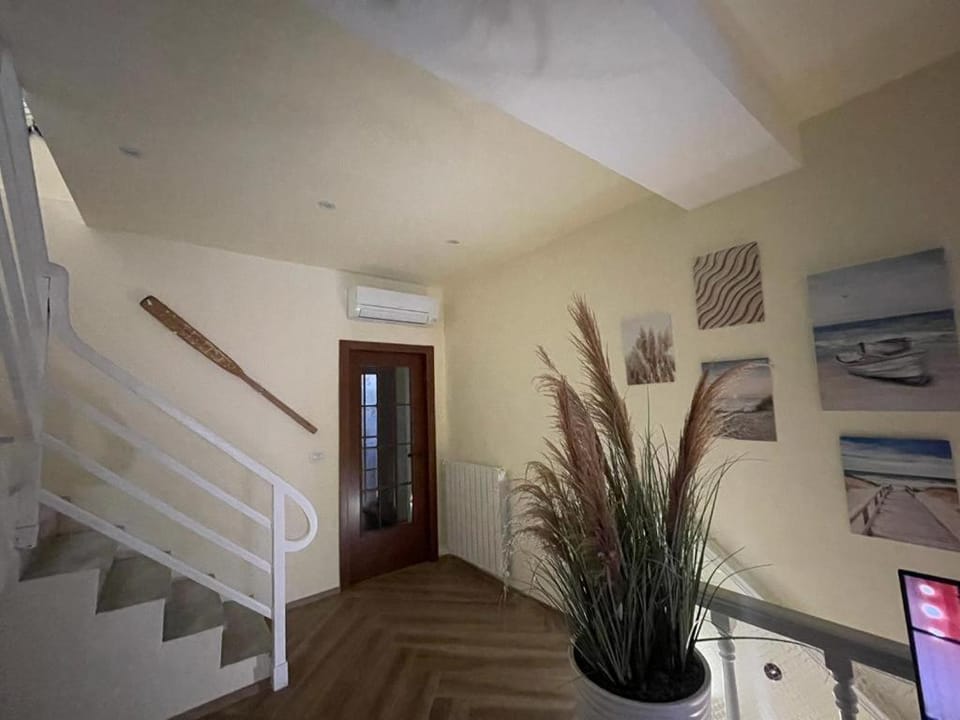 TV and multimedia, Lounge or bar, air conditioner