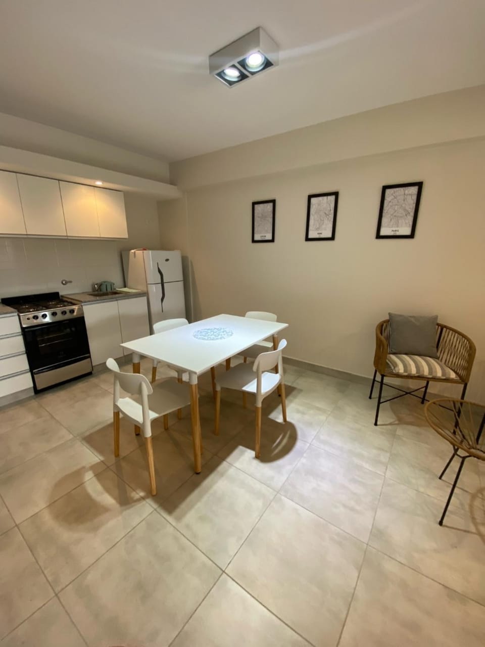 Kitchen or kitchenette, Dining area, pet friendly