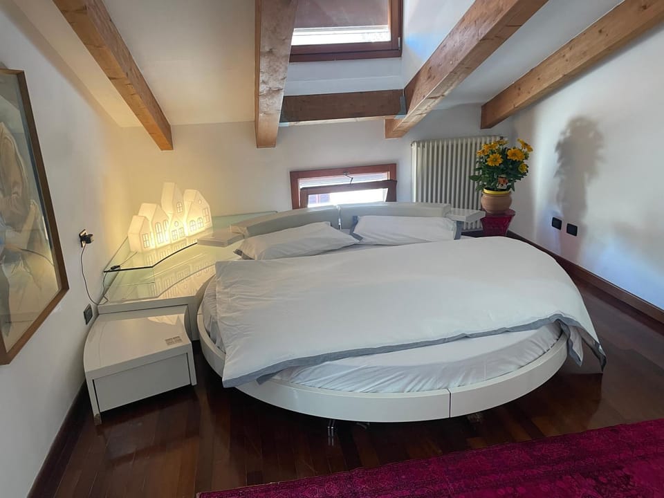 Suites Indipendenza 58 Bed and Breakfast in Bologna