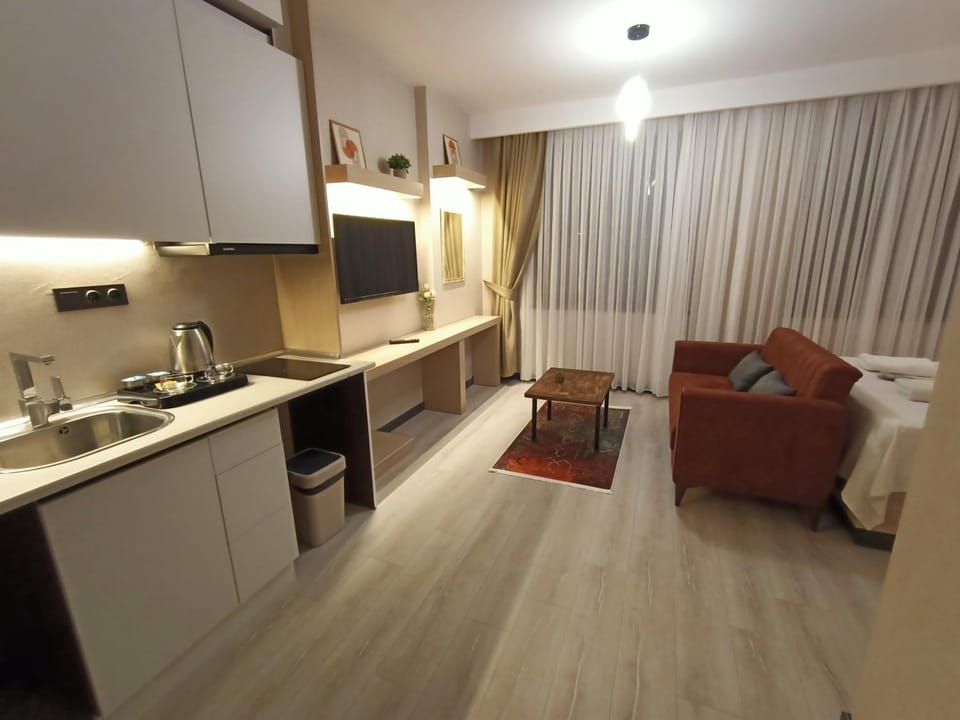 Photo of the whole room, Seating area