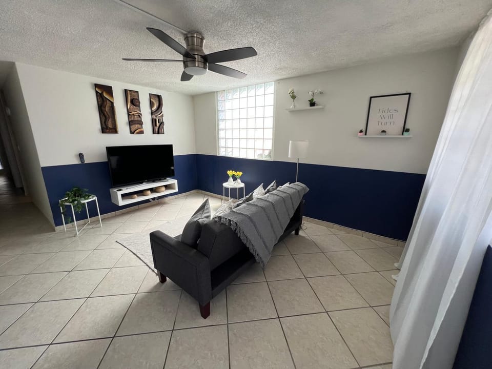 Living room, Seating area, fireplace