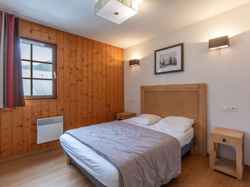 T3 avec Jardin, Piscine, Sauna, Hammam - Proche Commodités, Ski et Thermes - 4 Pers, Luz-Saint-Sauveur - FR-1-402-135 Apartment in Luz-Saint-Sauveur