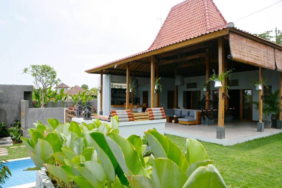 JUNGLE JOGLO Villa in North Kuta