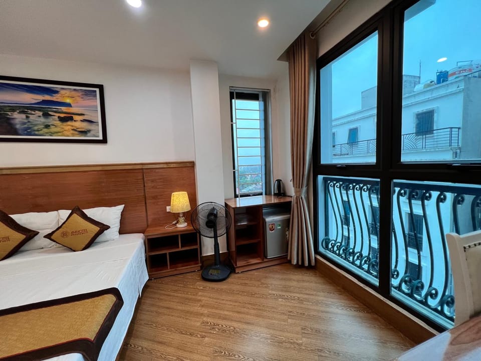 Seating area, Bedroom