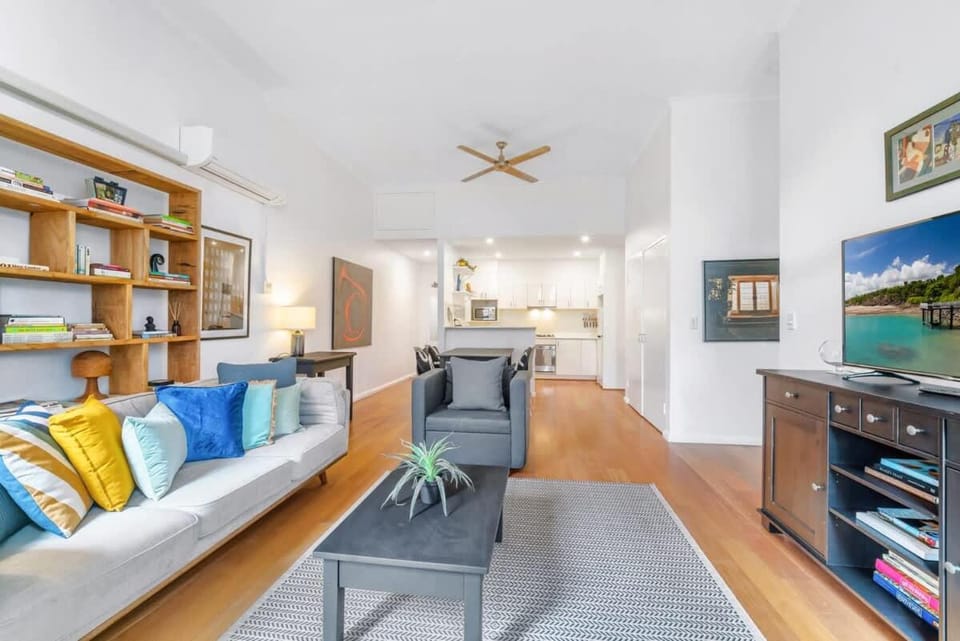 Tranquil 2-Bed Retreat with Parking in Surry Hills Apartment in Surry Hills