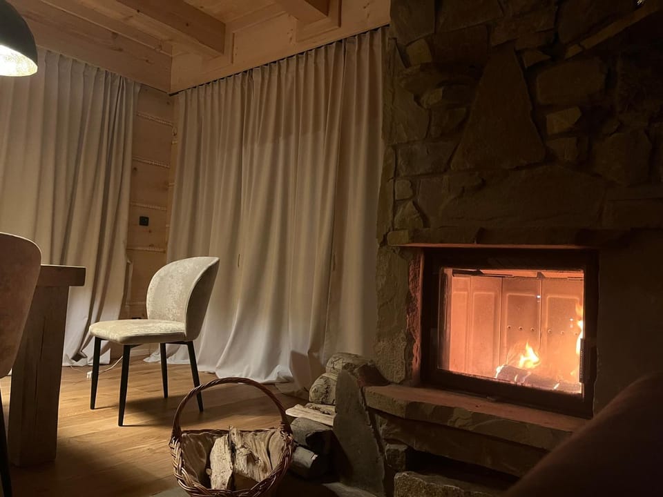 Living room, fireplace
