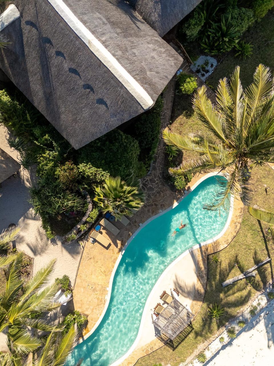Bird's eye view, Pool view