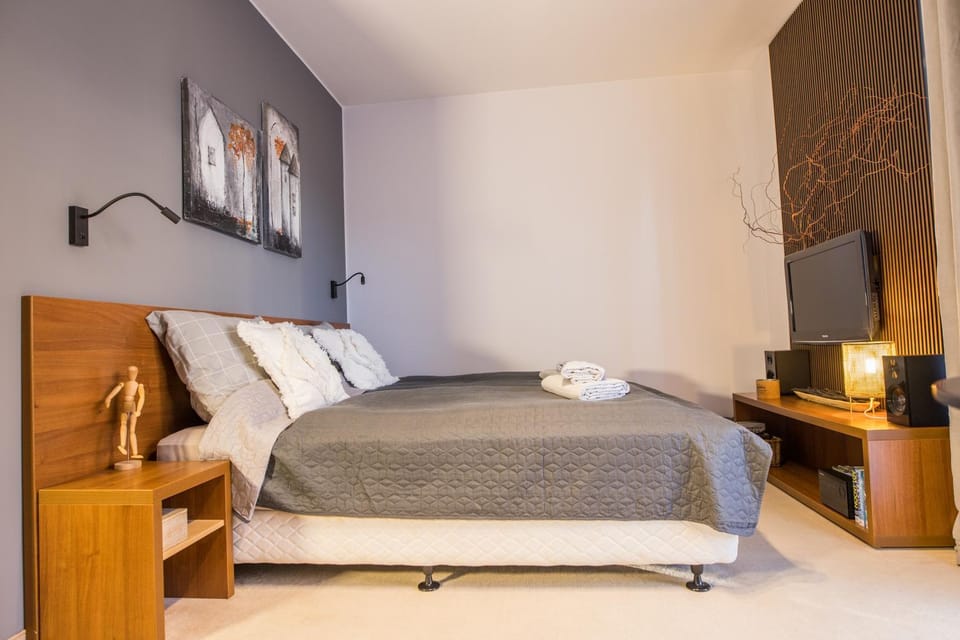 TV and multimedia, Bedroom, towels
