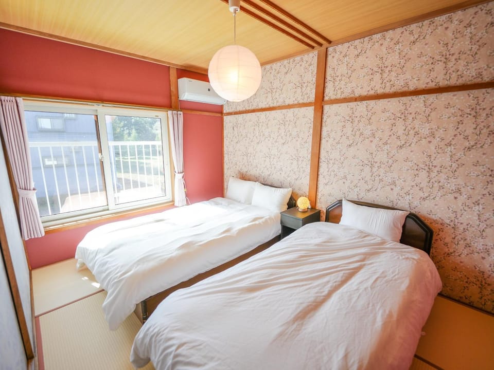Bedroom, air conditioner