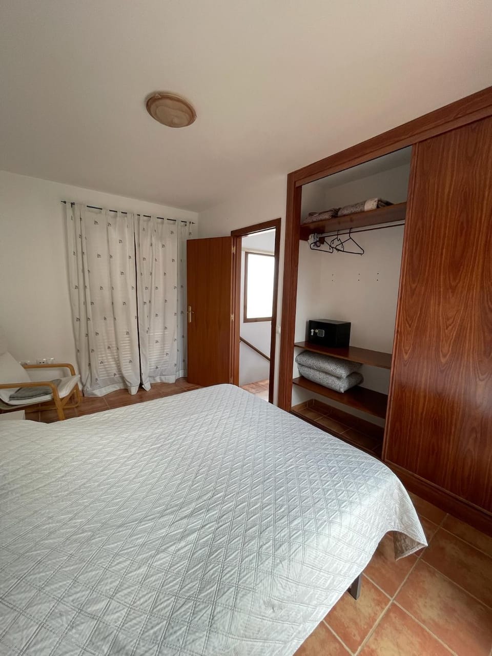Bed, Bedroom, safe, wardrobe