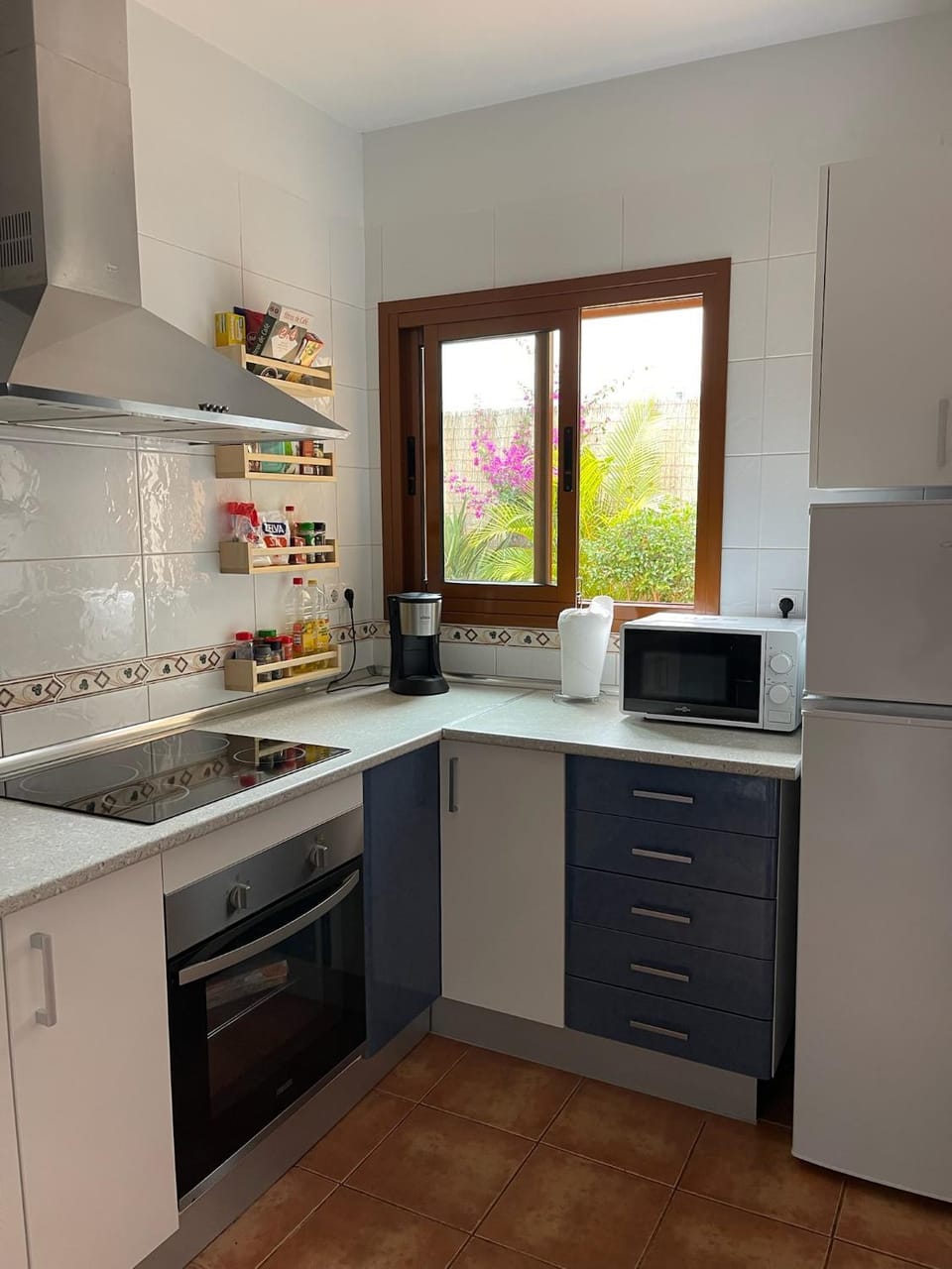 Kitchen or kitchenette, oven, stove