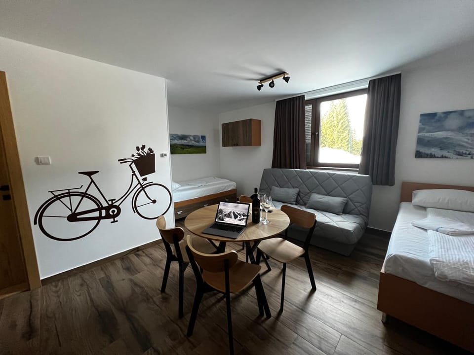 Bed, Living room, Photo of the whole room