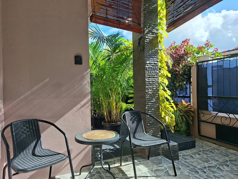 Garden, Balcony/Terrace, Seating area, Garden view