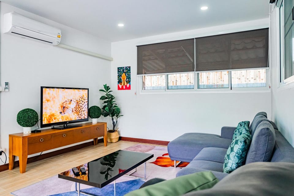 Communal lounge/ TV room, Communal lounge/ TV room